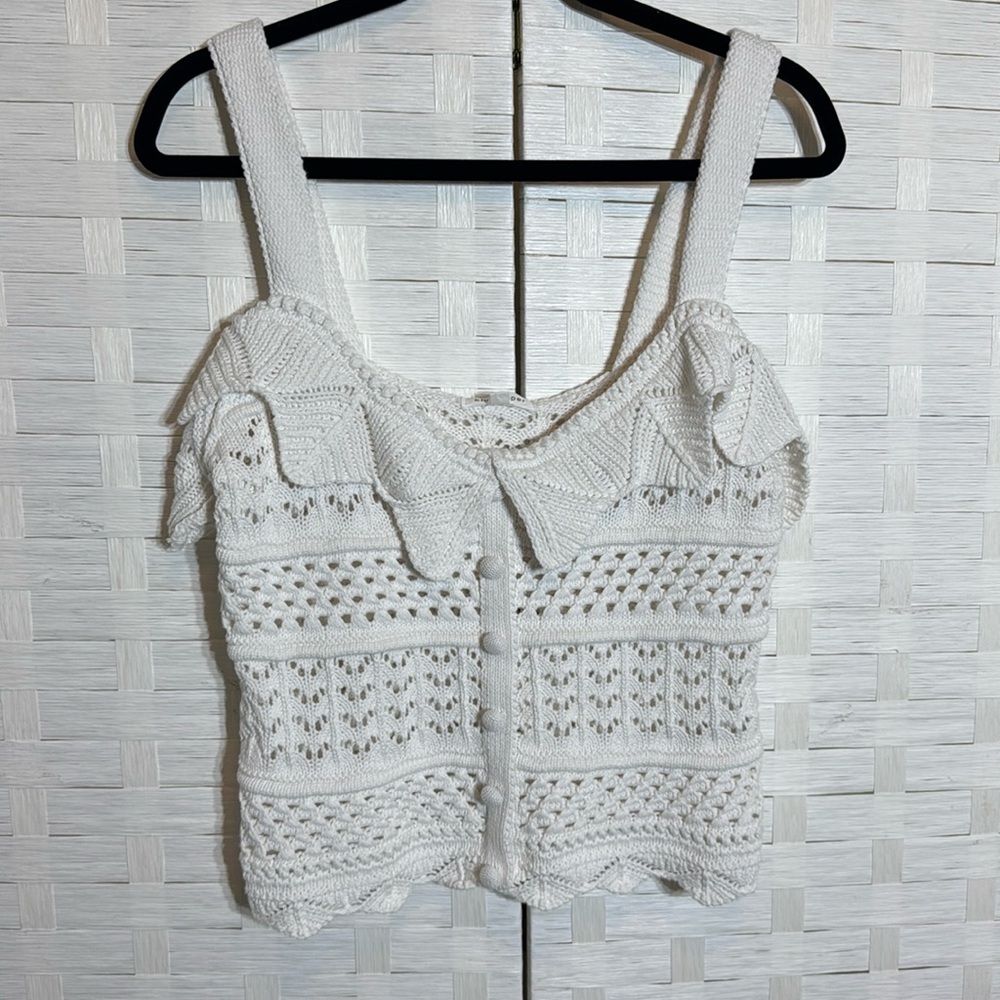 Blu Pepper White Crochet Tank Top with Faux Buttons down the front Size Large
